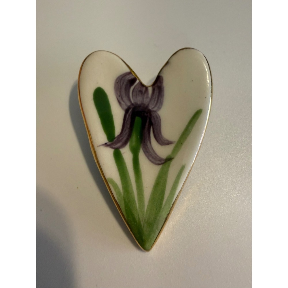 Artisan Hand Painted Ceramic Heart Brooch Purple Iris Flower Gold Trim‎ Signed